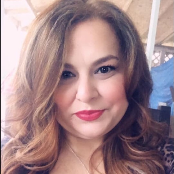 Meet your Posher, Iris - Picture 1 of 1